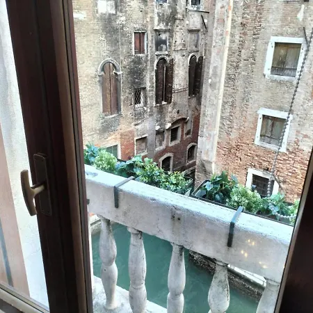 Luxury Near Rialto Bridge Apartment Venice